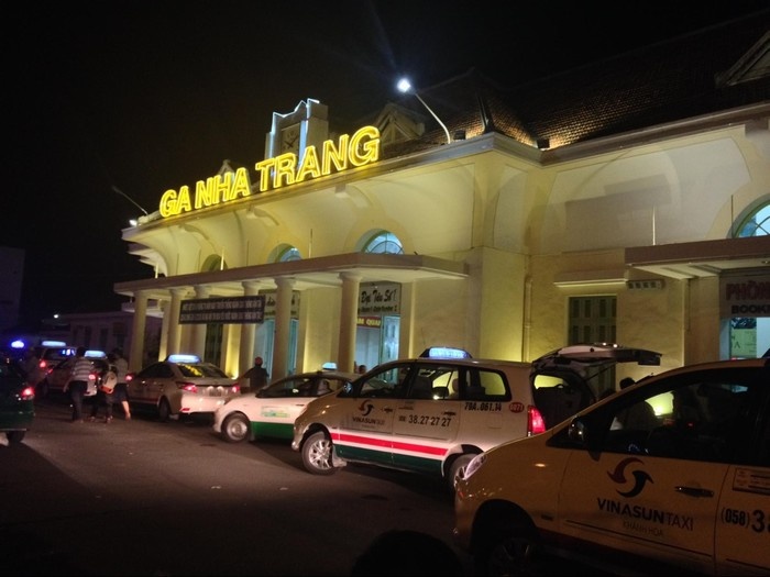 Taxi sài gòn đi nha trang bao nhiêu tiền