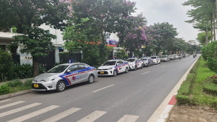 Thuê xe taxi đi liên tỉnh giá rẻ